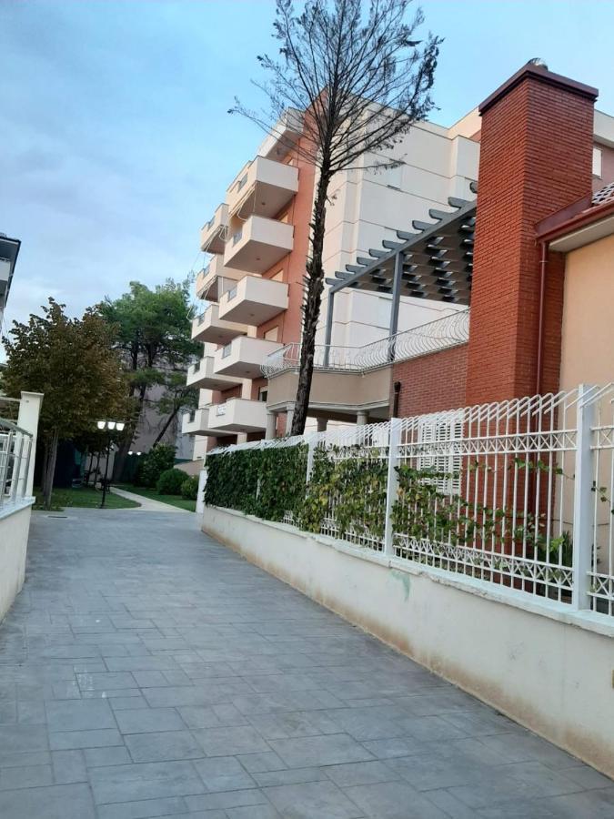 Milka Apartment Golem  Luaran gambar